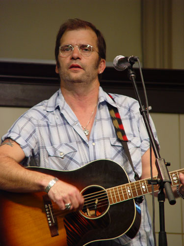 05p STEVE EARLE